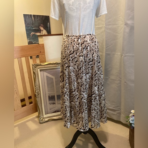Jones New York ~ Size 8 ~ Taupe/Brown Full Long Skirt - Picture 6 of 12